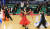 스포츠댄스라는 용어는 2000년 시드니 올림픽 시범 종목에 들어가면서 '댄스스포츠'로 통일됐다. 올림픽 정식 종목을 추진하는 국제기구에서 댄스스포츠로 부르라고 한 것. [중앙포토]