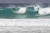 반자이 파이프라인 해변에서 파도를 타는 서퍼들. 겨울에는 4~5m 높이의 파도가 일어난다. 최승표 기자