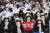 박근혜 전 대통령의 생일인 2일 오후 서울 남대문 앞에서 열린 보수단체 집회에서 참석자들이 박 전 대통령 석방을 요구하고 있다. [연합뉴스]