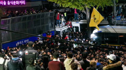 총리공관 앞에서 벌인 세월호 시위는 무죄…집시법 위반자 공소 취소