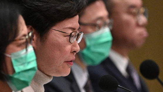 홍콩서 첫 사망자 나온 날…캐리 람 "공무원 마스크 금지"