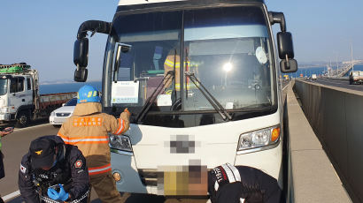 운전 중 사망한 관광버스 기사, 가이드 대처로 사고 피했다