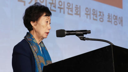 인권위원장 “코로나 발원지 우한이라고 중국 식문화 비난”