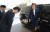 추미애 법무부 장관이 6일 오전 서울 서초구 대검찰청에 도착해 차에서 내리고 있다. [연합뉴스]
