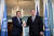 4일(현지시간) 미국 워싱턴 DC에서 라파엘 마리나오 그로시 IAEA 신임 사무총장과 마이크 폼페이오 미국 국무장관이 만나 악수를 나누고 있다. [신화=연합뉴스]