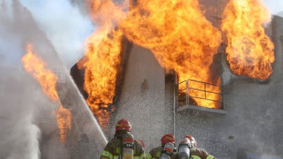 산업부 “ESS 화재 배터리 탓”에…업계 “세계 1~2위 불량으로 내모나” 