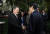 문재인 대통령과 리커창 중국 총리, 아베 신조 일본 총리가 지난해 12월 24일(현지시간) 중국 쓰촨성 청두 두보초당에서 열린 한·중·일 협력 20주년 기념 제막식에 참석했다. 문 대통령(왼쪽)이 아베 총리와 작별인사를 하고 있다. [청와대사진기자단]