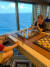 웨스테르담호 탑승객들이 체스 게임을 하며 무료함을 달애고 있다. [로이터=연합뉴스]