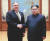 김정은 북한 국무위원장(오른쪽)이 2018년 5월 26일 방북한 마이크 폼페이오 미국 국무장관을 만나 악수를 나누고 있다. [연합뉴스]