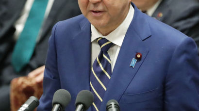 야당 의원에 야유 보낸 아베 총리 "잘못했다" 사죄