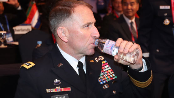 주한미군 사령관 “무급휴직 대비해야”…방위비 분담금 협상 압박
