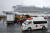 지난 16일 요코하마항에 정박한 다이아몬드 프린세스, 환자 수송을 위한 구급차들. [EPA=연합뉴스]  