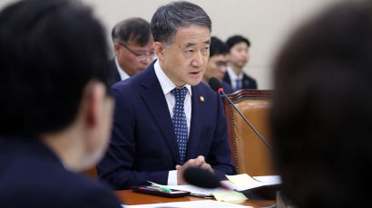 자가격리 위반시 징역도 가능…'코로나 3법' 국회 복지위 통과