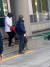 대구 수성우체국에서 한 시민이 마스크를 구매해 나오는 모습. 김윤호 기자