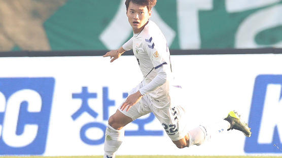 프로축구 전북 김진수, 코로나19 확산방지 위해 5000만원 기부