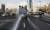 이란 테헤란 시내 도로를 경찰 살수차가 1일(현지시간) 소독하고 있다. AP=연합뉴스