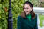 지난 3일 아일랜드를 방문한 케이트 미들턴 왕세손비. 검정색 벨벳 머리띠와 짙은 초록색 모직 재킷으로 고급스러운 스타일을 완성했다. 사진 AFP=연합뉴스