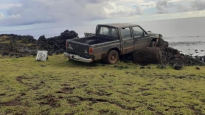 칠레 이스터섬 명물 모아이 석상, 트럭에 부딪혀 '와르르'