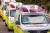 코로나19 확진환자의 격리병동 이송을위해 여러대의 앰뷸런스가 대기하고 있다. 사진 대구가톨리대병원
