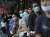 4일(현지시간) 태국 방콕의 한 약국 앞에서 시민들이 마스크와 손 소독제를 사기 위해 줄을 서 있다. EPA=연합뉴스
