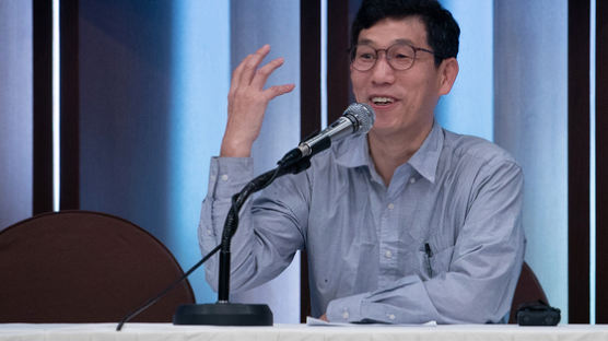 "아베 입국금지 막수에 외교적 대응했다" 정부 두둔한 진중권