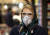 이란 테헤란에서 지난 5일 한 여성이 마스크를 쓰고 있다. [신화통신=연합뉴스]