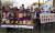 멕시코 여성들이 8일(현지시간) 치와와주 사우다드 후아레즈에서 '세계 여성의 날'을 맞아 살해된 여성과 실종자의 사진을 들고 행진하고 있다. [AFP=연합뉴스]
