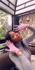 영국의 유명 모델 나오미 캠벨이 라텍스 장갑을 낀 사진을 트위터에 올렸다. [트위터 캡처] 