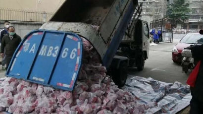 시진핑 방문 이튿날, 쓰레기차로 식량 공급받은 우한 주민