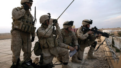 “이라크 북부 미군기지로 로켓포 공격, 미군 2명 사망”