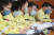 12일 서울 성동구청에서 간부 공무원들이 회의를 하고 있다. [사진 성동구청]
