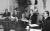 1991년 1월 14일 노태우 전 대통령(오른쪽 두번째)과 '경제 안정과 성장기반 확충 대책' 회의를 하고 있는 이승윤 전 부총리(오른쪽). [중앙포토]