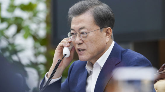 文, 마크롱 요청으로 통화…"한국 코로나 방역 배우고싶다"