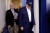 14일 미국 워싱턴 백악관에서 도널드 트럼프 미국 대통령이 코로나19에 대한 언론 브리핑을 하기 위해 브리핑장에 들어서고 있다. 왼쪽은 마이크 펜스 부통령. 로이터=연합뉴스