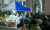 서울 구로구 신도림동 코리아빌딩 앞 선별진료소에 입주자 및 시민들이 검사를 위해 줄을 서 있다. [연합뉴스]