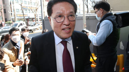 한발 물러선 공병호···미래한국당 "당선권 5명 이상 교체"