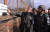2012년 11월 당시 대선후보였던 문재인 대통령이 강원도 고성 22사단 GOP부대를 방문해 '노크 귀순'으로 물의를 빚은 전방 철책을 살펴보고 있다. [중앙포토]