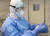 천웨이 박사팀이 고안한 코로나 백신이 지난 16일밤 임상실험 승인을 받았다. 천웨이 박사는 2014년 세계 최초로 에볼라 백신을 만든 것으로 잘 알려져 있다. [중국 CCTV 캡처]