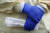  미국 미시간주의 한 의료인이 지난 16일 신종 코로나 검사 키트를 손에 들고 있다. ［AP=연합뉴스］