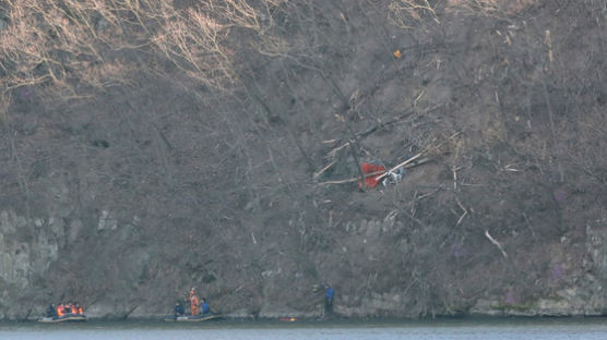 울산 헬기 추락···산비탈 매달린 기장 구조, 부기장은 실종 