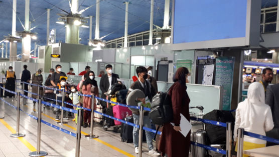 이란 교민 80명 중 유증상자 2명...인천공항서 격리중