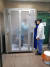 안여현 의사의 고안으로 만들어진 이동형음압채담부스에서 검체 채취를 시연하는 모습. [사진 랩시드]