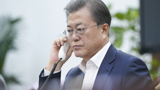 스웨덴 총리 “韓 성공적 코로나19 대응 주시”…문 대통령 “경험 공유”