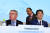 2018년 도쿄에서 열린 국제올림픽위원회(IOC) 총회에 참석한 토마스 바흐 IOC 위원장(왼쪽)과 아베 신조 일본 총리(오른쪽). AFP=연합뉴스