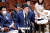 아베 신조 일본 총리는 23일 참의원 예산위원회에서 도쿄올림픽 연기 가능성에 대한 입장을 묻는 말에 ’선수를 최우선으로 생각해 ‘연기’ 판단도 하지 않을 수 없다“고 말했다. [AFP=연합뉴스]