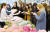 aT는 침체된 국내 화훼산업을 활성화하기 위해 지난 8일 ‘세계 여성의 날’에 러시아 블라디보스토크 대형쇼핑몰에서 ‘K-Flower 소비자 체험행사’를 열었다. [사진 aT]