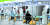 26일 오후 인천국제공항 제2터미널 옥외공간에 설치된 개방형 선별진료소(오픈 워킹스루)에서 영국 런던발 여객기를 타고 입국한 무증상 외국인들이 신종 코로나바이러스 감염증(코로나19) 진단검사를 받고 있다. 뉴스1