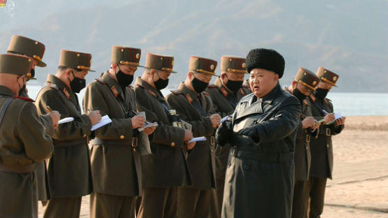 "북한군 코로나 의심 사망자 100명 이상···훈련 중단되기도"