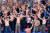 28일(현지시간) 벨라루스 민스크에서 열린 FC 민스크와 디나모 민스크의 축구 경기에서 FC민스크 팬들이 응원전을 펼치고 있다 [AFP=연합뉴스]