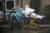 미국 워싱턴주 커크랜드 장기요양센터에서 코로나19 확진자를 이송하는 의료진. 사진 로이터=연합뉴스